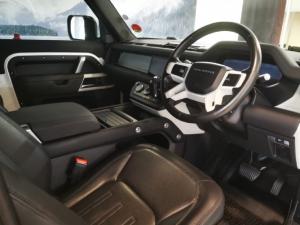 Land Rover Defender 90 D300 X-Dynamic SE - Image 4