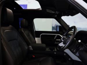 Land Rover Defender 90 D300 X-Dynamic SE - Image 9