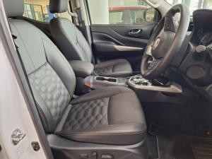 Nissan Navara 2.5DDTi double cab LE Plus 4x4 - Image 8