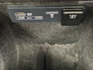 Land Rover Range Rover Velar P380 HSE - Image 13