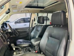 Mitsubishi Pajero 5-door 3.2DI-D GLS - Image 12