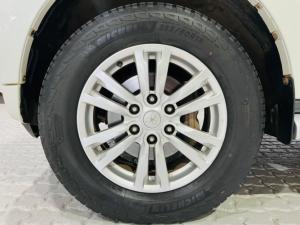 Mitsubishi Pajero 5-door 3.2DI-D GLS - Image 14