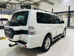 Mitsubishi Pajero 5-door 3.2DI-D GLS - Image 3