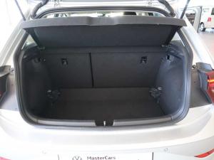 Volkswagen Polo hatch 1.0TSI Life auto - Image 10