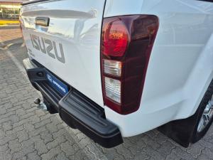 Isuzu D-Max 250 double cab Hi-Ride auto - Image 7