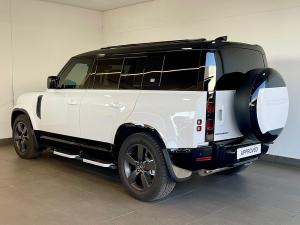 Land Rover Defender 110 D300 X-Dynamic HSE - Image 3