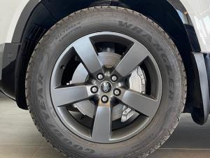 Land Rover Defender 110 D300 X-Dynamic HSE - Image 7