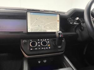 Land Rover Defender 110 D300 X-Dynamic HSE - Image 9