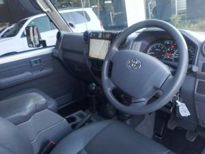 Toyota Land Cruiser 79 4.5D-4D V8 single cab LX - Image 5