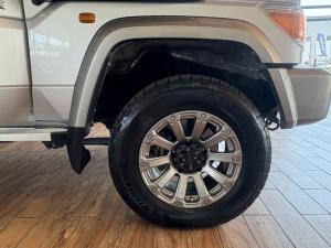 Toyota Land Cruiser 79 4.5D-4D V8 single cab LX - Image 9