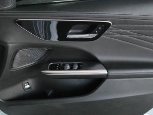Mercedes-Benz C-Class C220d Avantgarde - Image 13