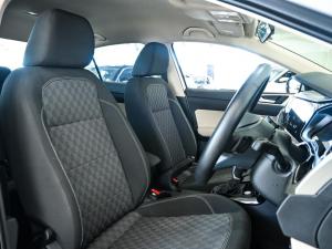 Volkswagen Polo sedan 1.0TSI Life - Image 12