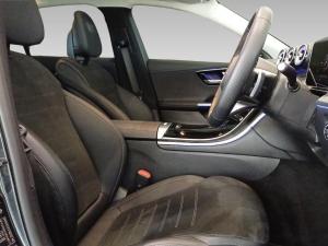 Mercedes-Benz C-Class C200 Avantgarde - Image 13