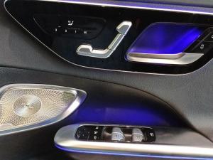 Mercedes-Benz C-Class C200 Avantgarde - Image 17