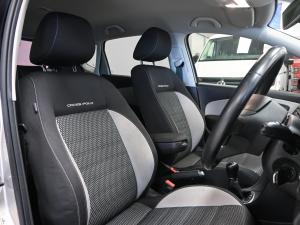 Volkswagen Cross Polo 1.6TDI Comfortline Urban Ice - Image 11