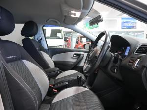 Volkswagen Cross Polo 1.6TDI Comfortline Urban Ice - Image 12
