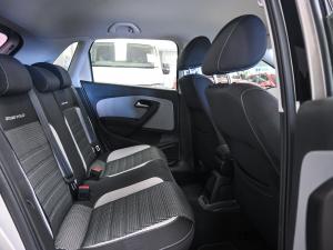 Volkswagen Cross Polo 1.6TDI Comfortline Urban Ice - Image 14
