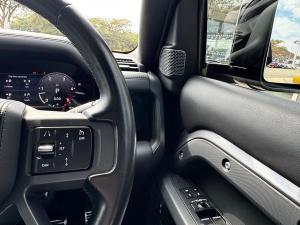 Land Rover Defender 110 D300 X - Image 13