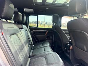 Land Rover Defender 110 D300 X - Image 17