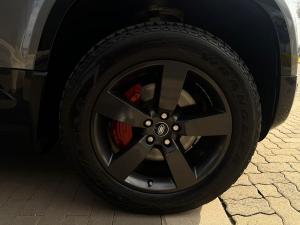 Land Rover Defender 110 D300 X - Image 19