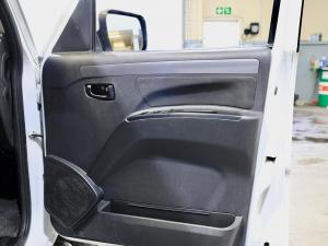 Mahindra Pik Up 2.2CRDe double cab S6 Karoo auto - Image 13