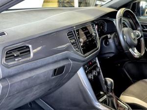 Volkswagen T-Roc 2.0TSI 140kW 4Motion R-Line - Image 12