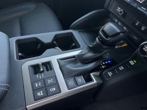 Toyota Land Cruiser Prado 2.8GD VX-R - Image 12