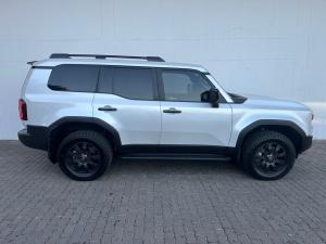 Toyota Land Cruiser Prado 2.8GD VX-R - Image 3