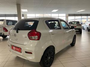 Toyota Vitz 1.0 XR manual - Image 2