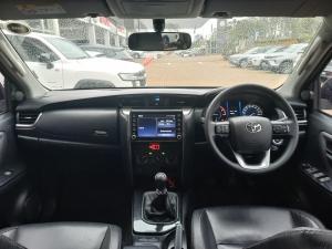 Toyota Fortuner 2.4GD-6 manual - Image 6