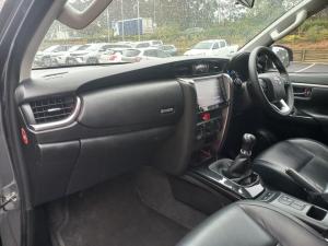 Toyota Fortuner 2.4GD-6 manual - Image 7