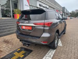 Toyota Fortuner 2.4GD-6 manual - Image 2