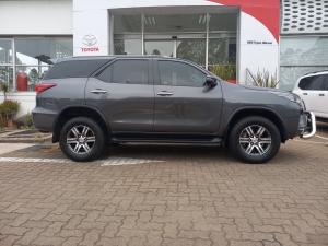 Toyota Fortuner 2.4GD-6 manual - Image 3