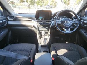 Toyota Urban Cruiser 1.5 XR automatic - Image 6