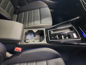 Volkswagen Golf R - Image 12