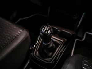 Suzuki Swift 1.2 GLX manual - Image 16