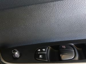 Nissan Navara 2.5DDTi double cab SE auto - Image 12