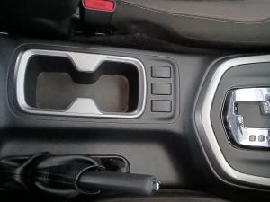 Nissan Navara 2.5DDTi double cab SE auto - Image 14