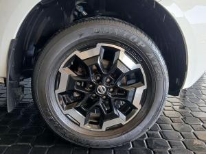 Nissan Navara 2.5DDTi double cab SE auto - Image 4