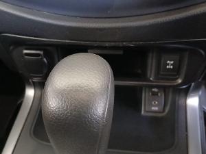 Nissan Navara 2.5DDTi double cab SE auto - Image 8