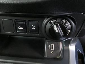 Nissan Navara 2.5DDTi double cab LE 4x4 manual - Image 14