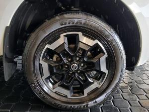 Nissan Navara 2.5DDTi double cab LE 4x4 manual - Image 7