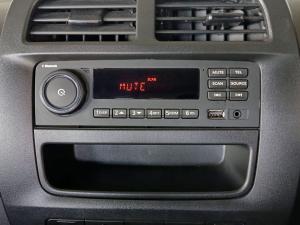 Renault Kwid 1.0 Life - Image 17