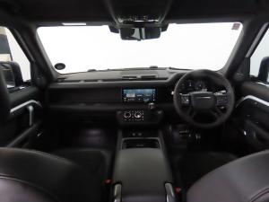 Land Rover Defender 110 V8 - Image 9