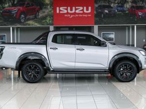 Isuzu D-Max 3.0TD double cab V-Cross 4x4 - Image 7