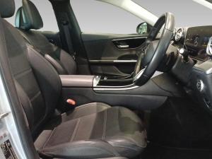 Mercedes-Benz C-Class C200 Avantgarde - Image 14