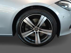 Mercedes-Benz C-Class C200 Avantgarde - Image 16