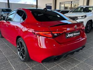 Alfa Romeo Giulia 2.0T Veloce - Image 10