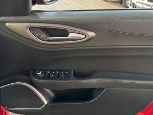Alfa Romeo Giulia 2.0T Veloce - Image 14