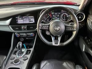 Alfa Romeo Giulia 2.0T Veloce - Image 15